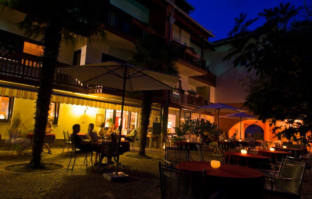 Hotel Weingut Klosterhof Caldaro Kültér fotó